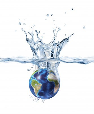 11779870-planet-earth-falling-into-clear-water-forming-a-crown-splash.jpg