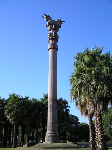 Columna persa.jpg