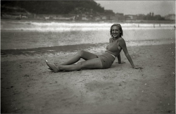 Con-suelo-con-arena-con-playa.png