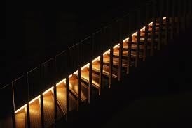 escalera oscura.jpg