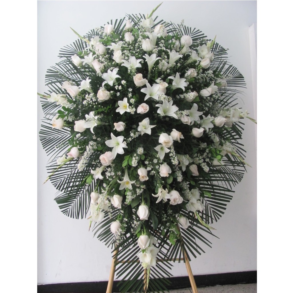 Pedestal-en-rosas-gladiolos-y-azucenas.-150.000-180.000-230.000-768x1024-1024x1024.jpg