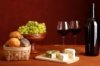 5057209-vino-tinto-queso-pan-y-uvas.jpg