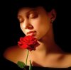 mujer con rosa.jpg