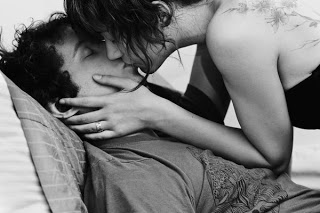 Love_Love__Kiss_Kiss_by_lorelix04.jpg