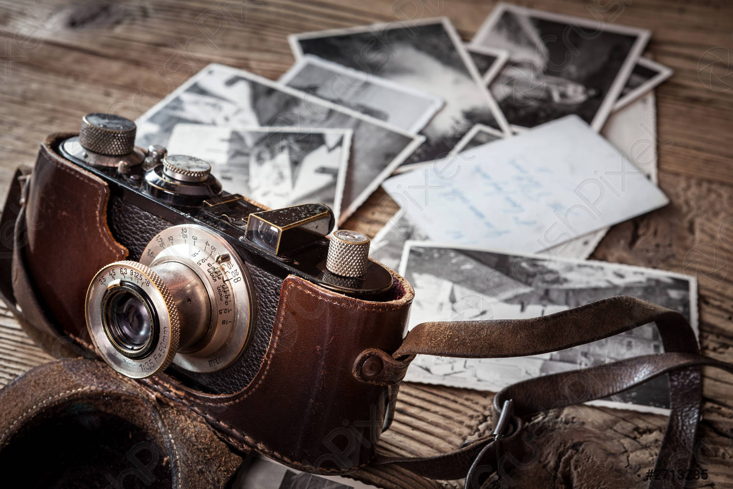 vintage-old-camera-2713285.jpg